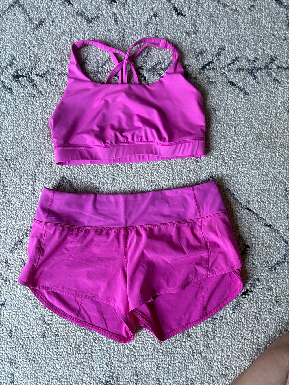 Lululemon set bra 8/shorts 6
